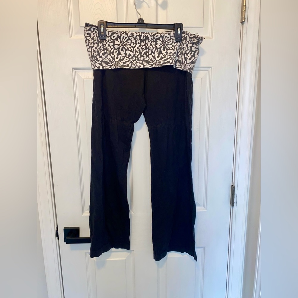 SO XL Women’s Black & White Leggings